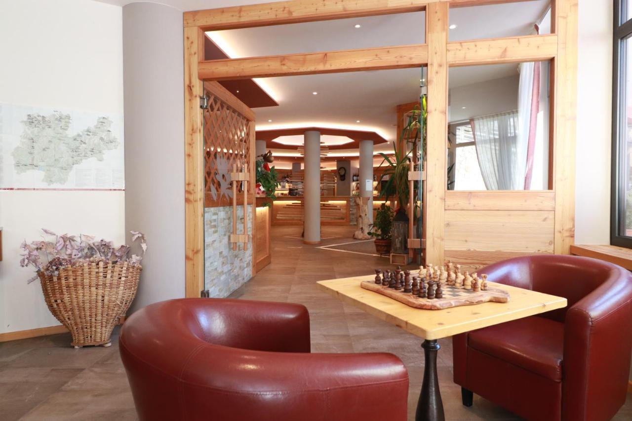 Alpen Garten Hotel Margherita Rumo Exteriör bild